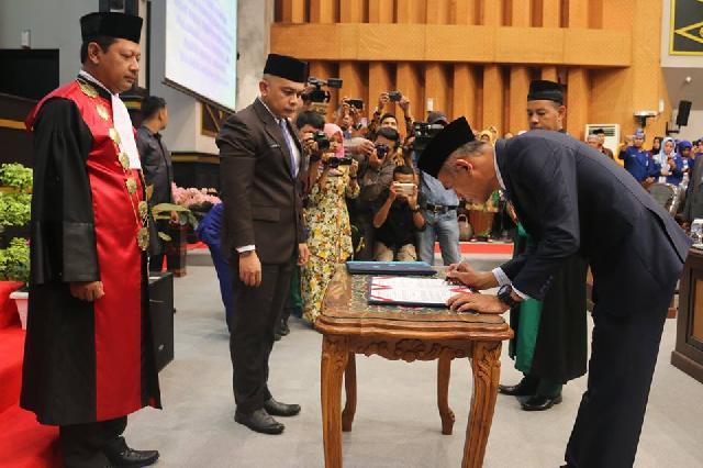 Ir Nofrizal Resmi Jabat Wakil Ketua DPRD Pekanbaru